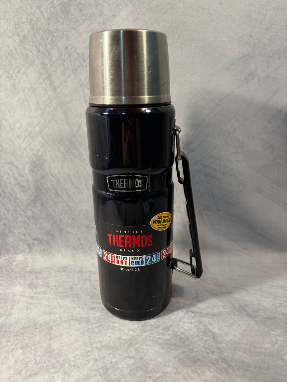 Thermos brand 40oz Stainless Steel Vacuum Insulated Bottle Black Hot Cold 24hr
